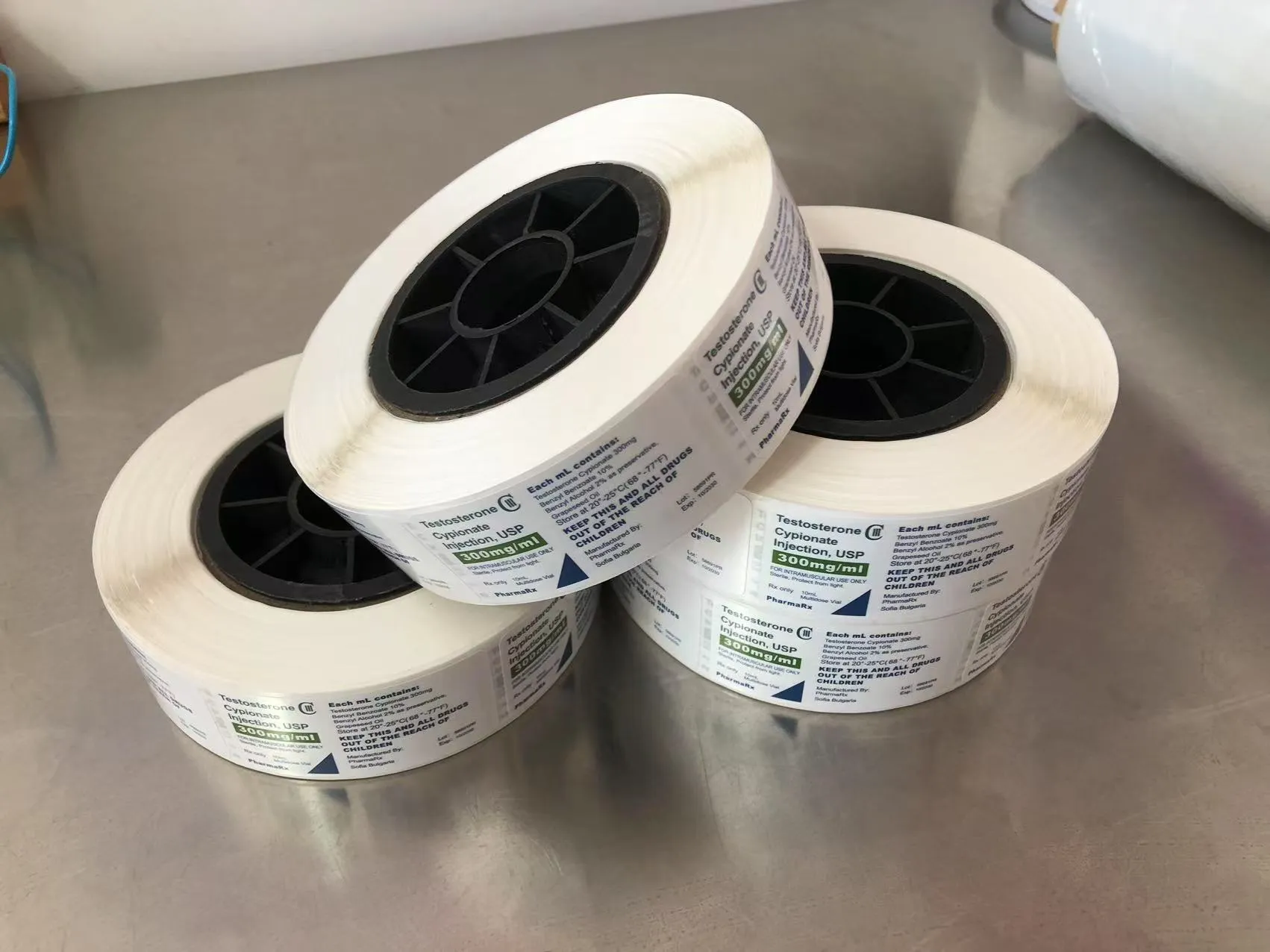 Enkellaagse medische labels worden verzonden