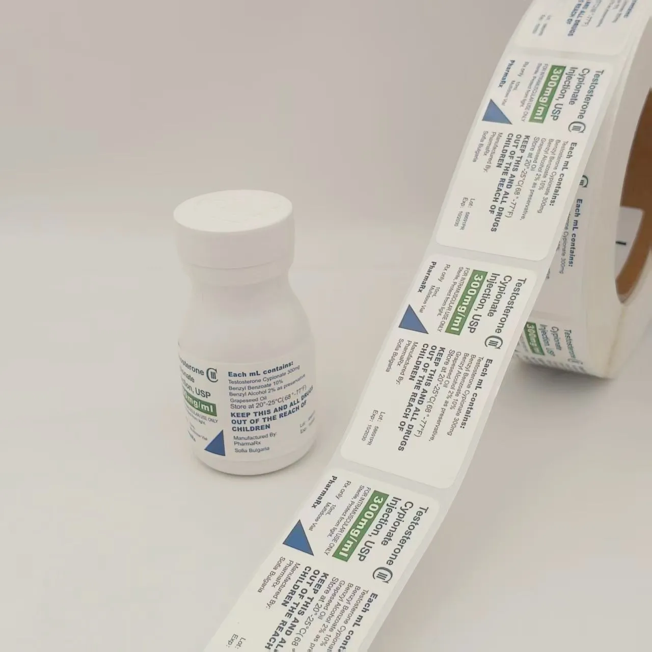 Waarom zijn etiketten op pilflesjes zo belangrijk voor medicatieveiligheid, branding en naleving van de regelgeving?